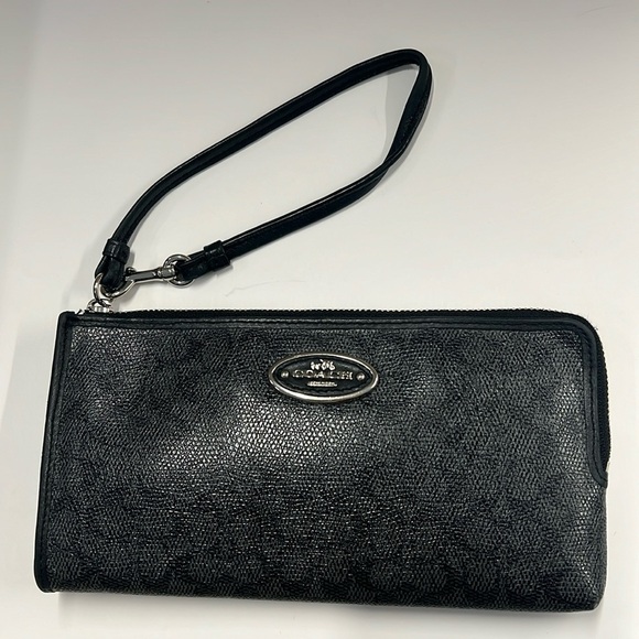 Coach Large Gray Black Pebbled Leather Wristlet Clutch Bag - Picture 1 of 8